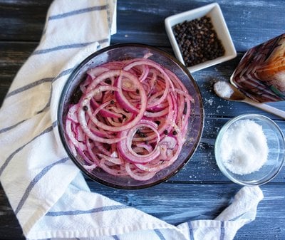 Heirloom Tomato Salad with Marinated Onions | when a salad looks this good, who needs an entree?