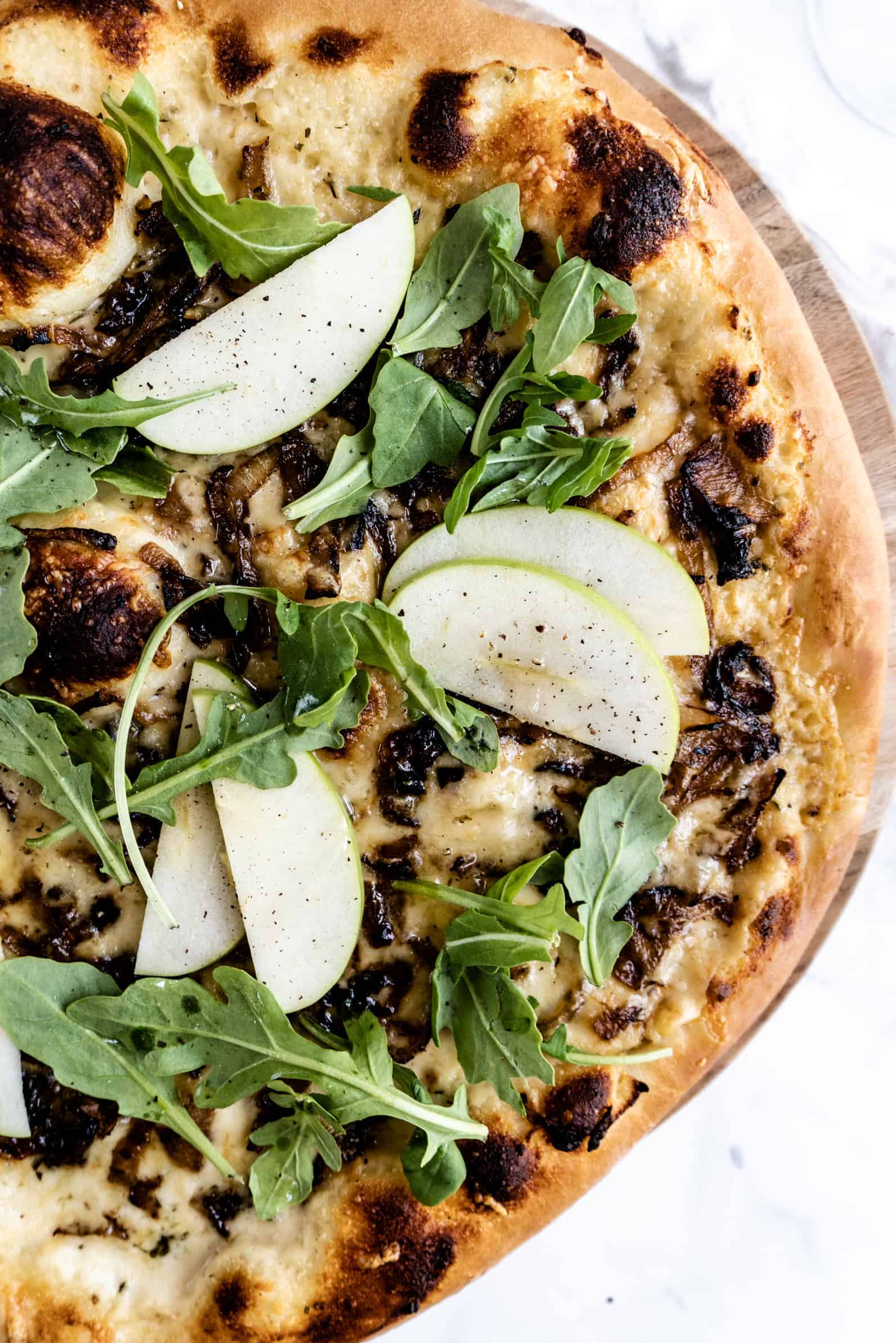 Caramelized Pear and Gorgonzola Pizza - Fifteen Spatulas