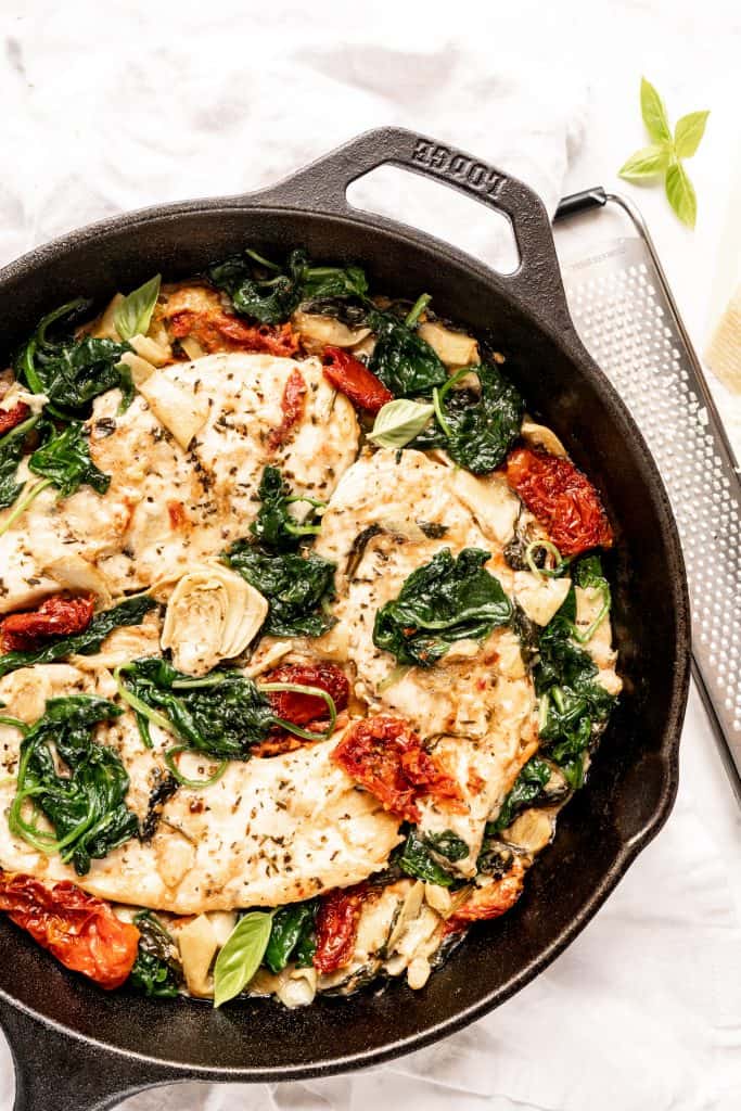 finished creamy tuscan chicken in skillet