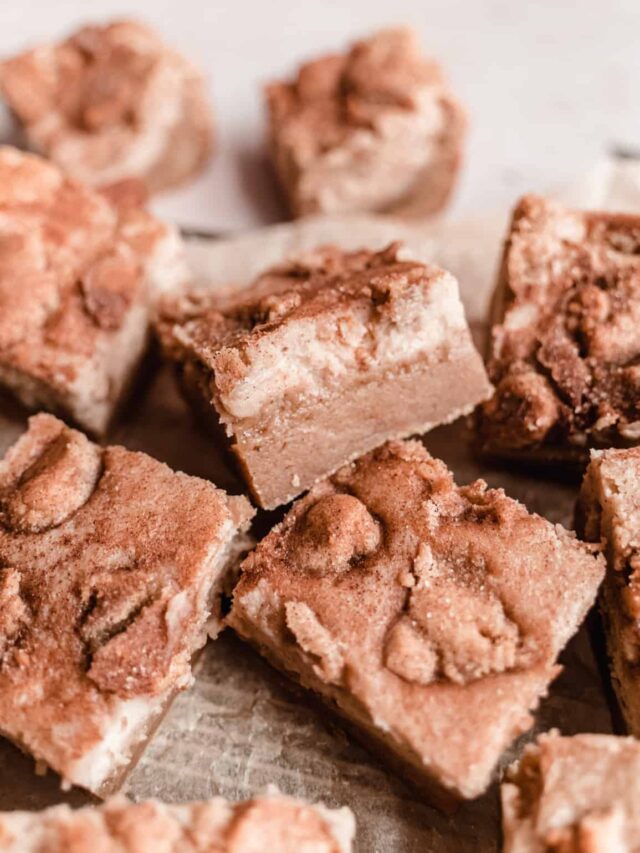 Snickerdoodle Cheesecake Bars for the Holidays