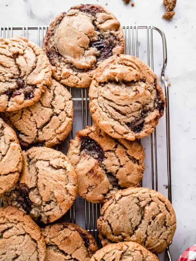 How to Make Peanut Butter and Jelly Cookies