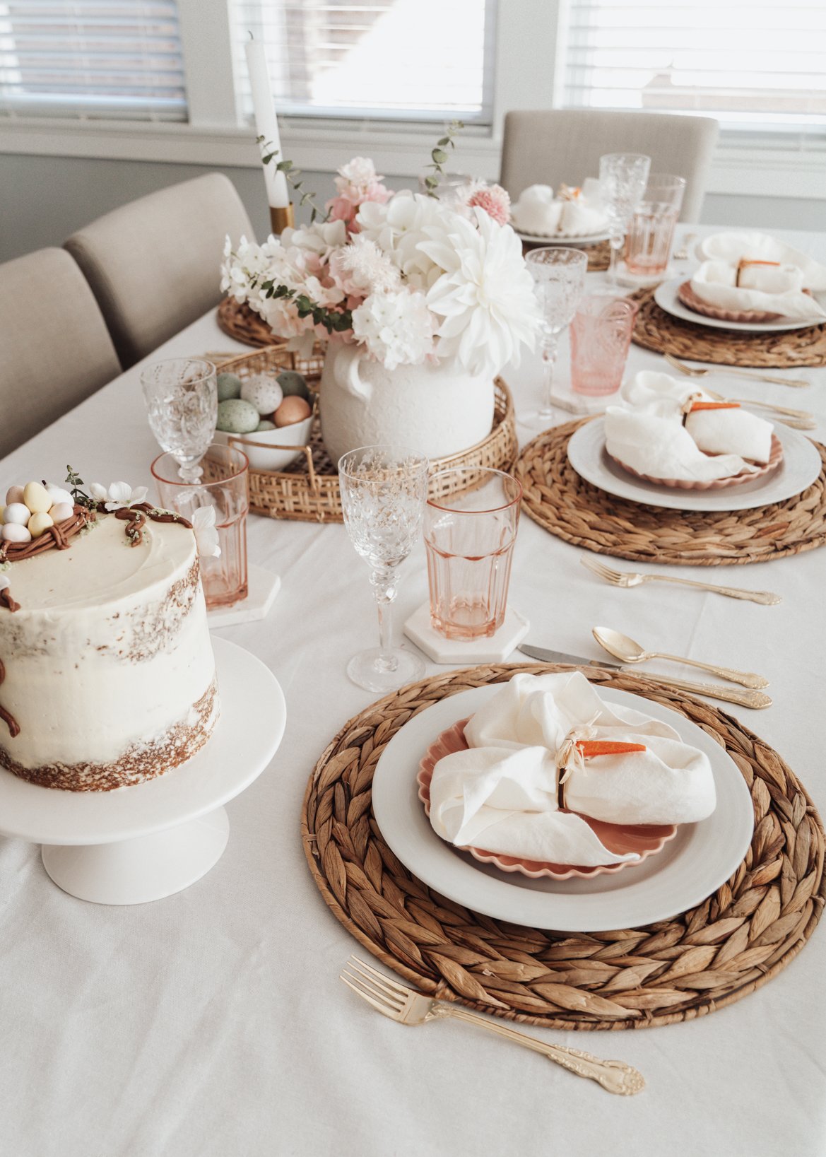 Simple Easter Tablescape Decor